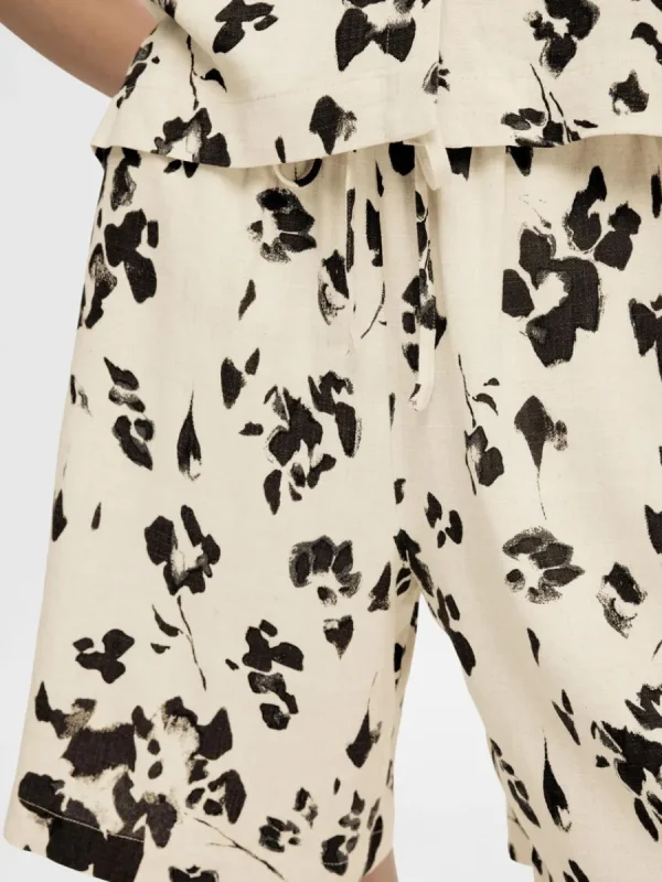 SELECTED LÖS PASSFORM MED TRYCK SHORTS Beige Outlet