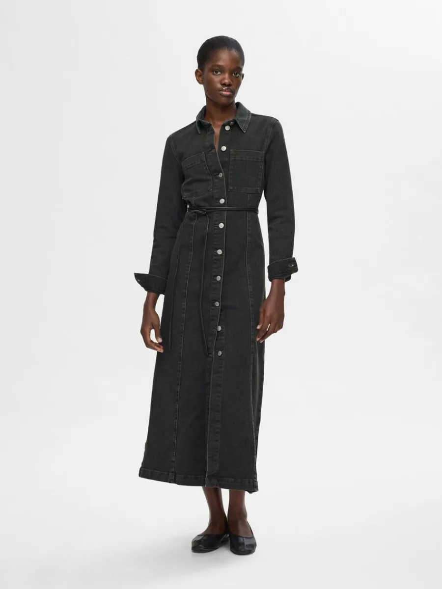 maxilng_jeansklnning_0.webp SELECTED MAXILÅNG JEANSKLÄNNING Black Sale