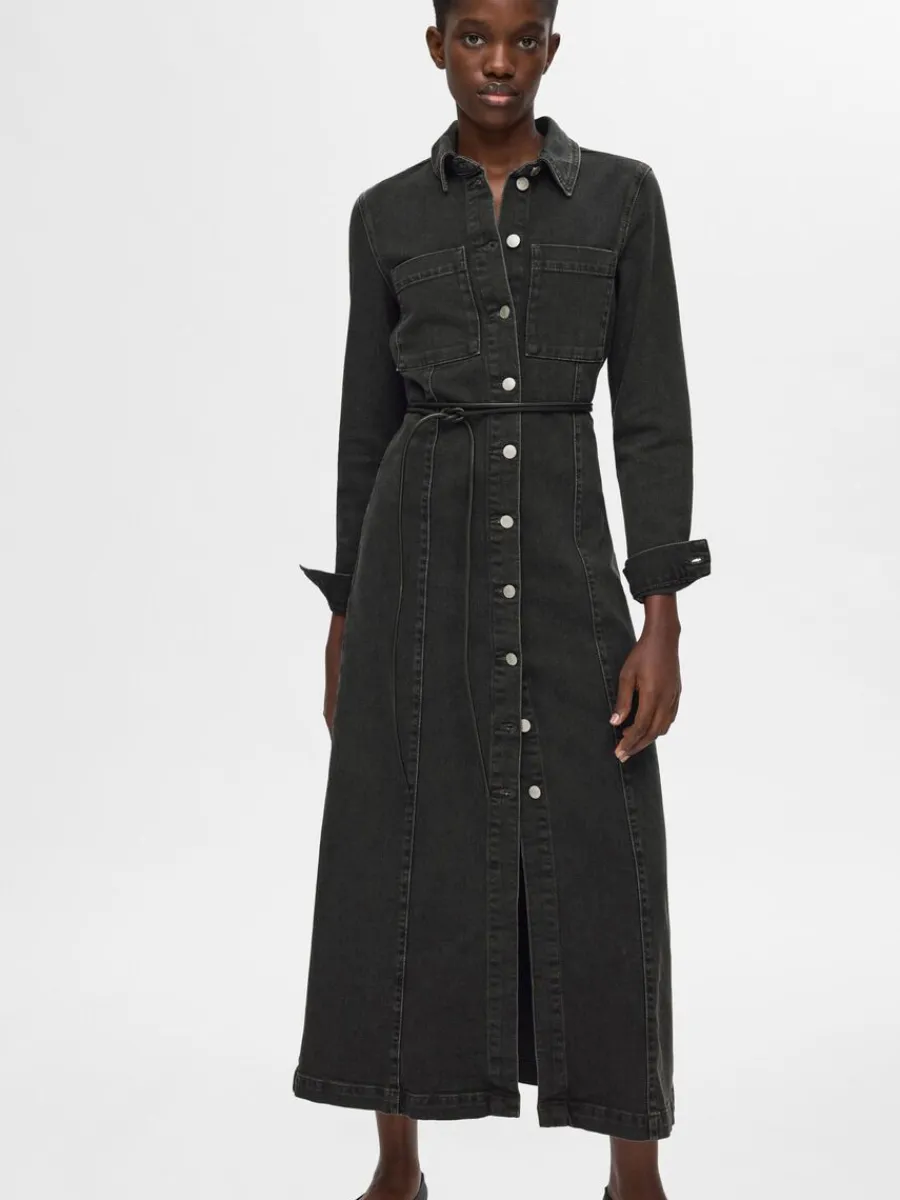maxilng_jeansklnning_2.webp SELECTED MAXILÅNG JEANSKLÄNNING Black Sale