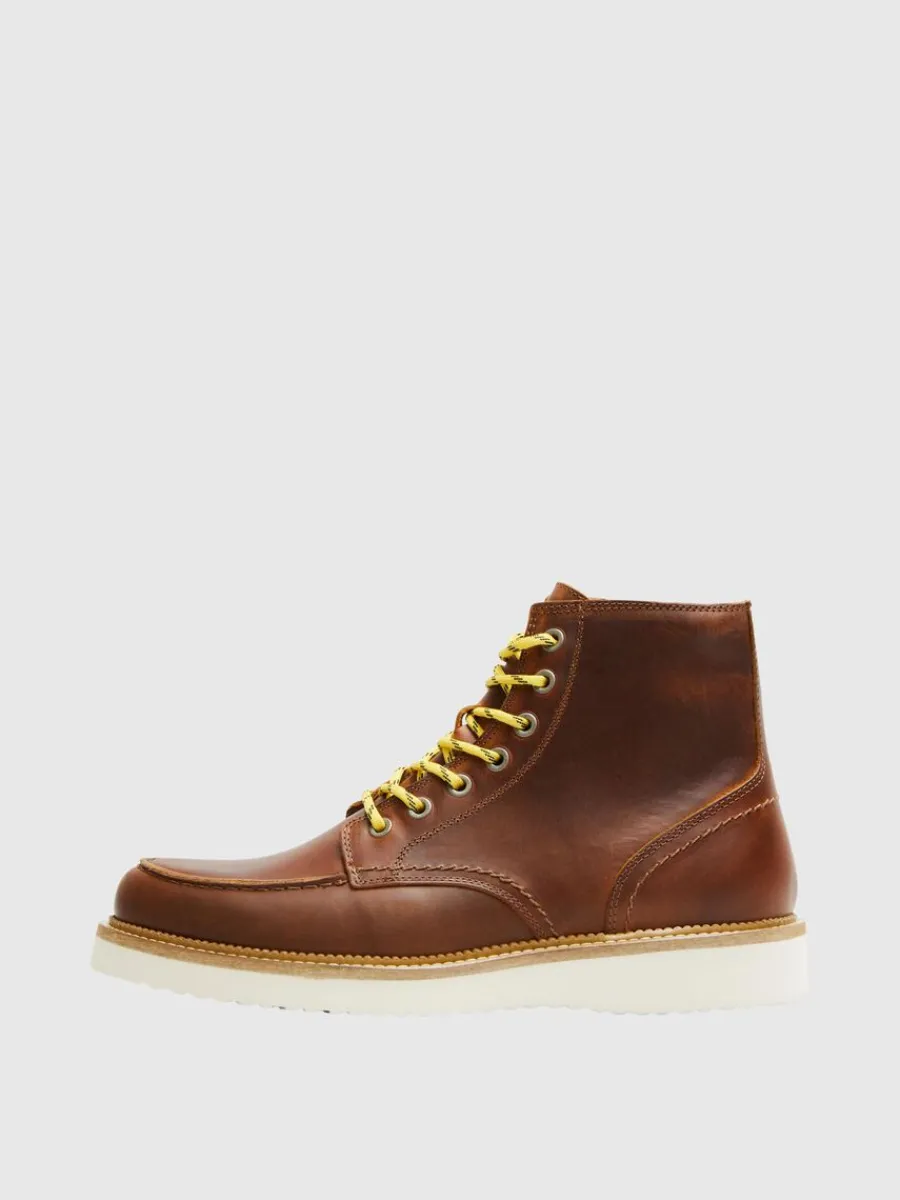 moctoe_lderboots_0.webp SELECTED MOC-TOE LÄDERBOOTS Brown Hot