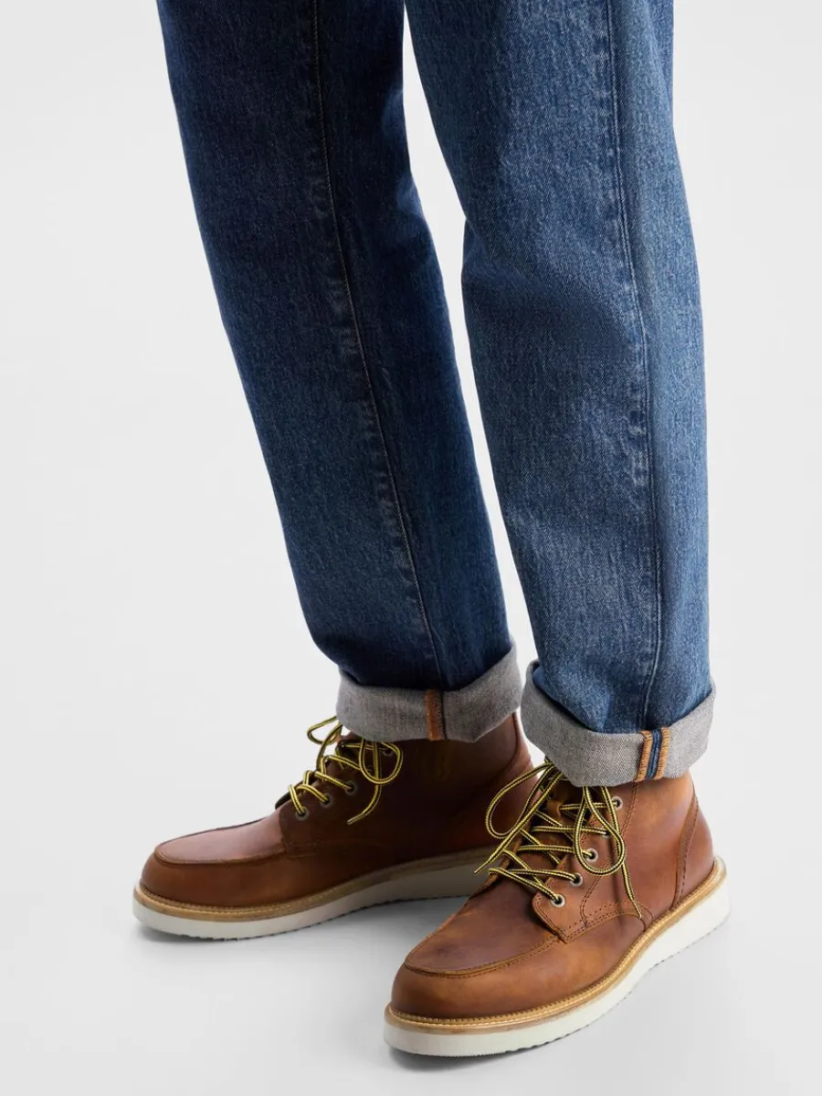moctoe_lderboots_1.webp SELECTED MOC-TOE LÄDERBOOTS Brown Hot