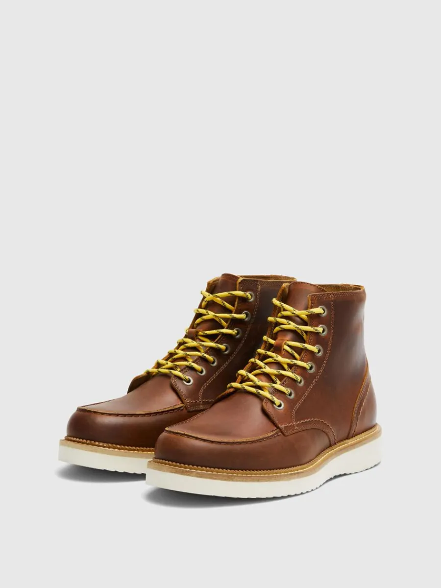 moctoe_lderboots_4.webp SELECTED MOC-TOE LÄDERBOOTS Brown Hot
