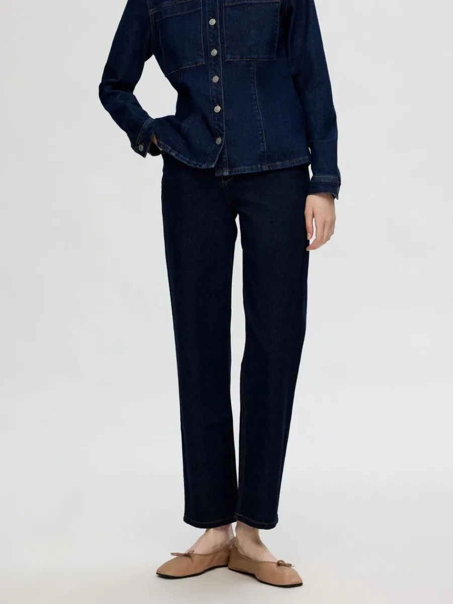 mrk_tvtt_straight_fitjean_0.webp SELECTED MÖRK TVÄTT STRAIGHT FIT-JEANS Blue Shop