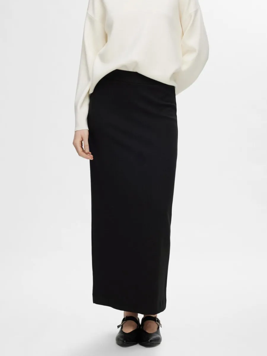 normal_midja_maxikjol_1.webp SELECTED NORMAL MIDJA MAXIKJOL Black Fashion
