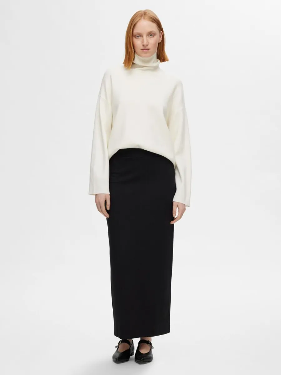 normal_midja_maxikjol_2.webp SELECTED NORMAL MIDJA MAXIKJOL Black Fashion