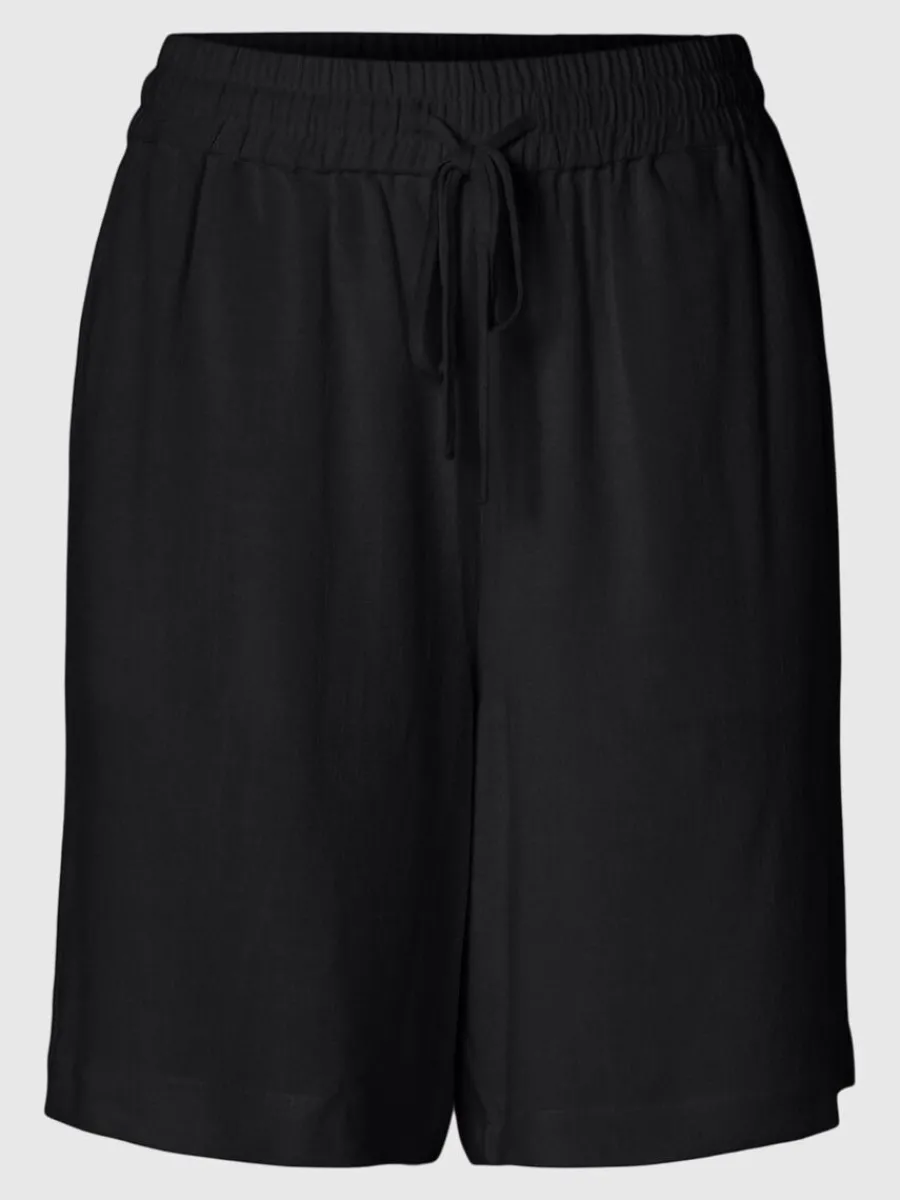 normal_midja_shorts_0-3.webp SELECTED NORMAL MIDJA SHORTS Black Store