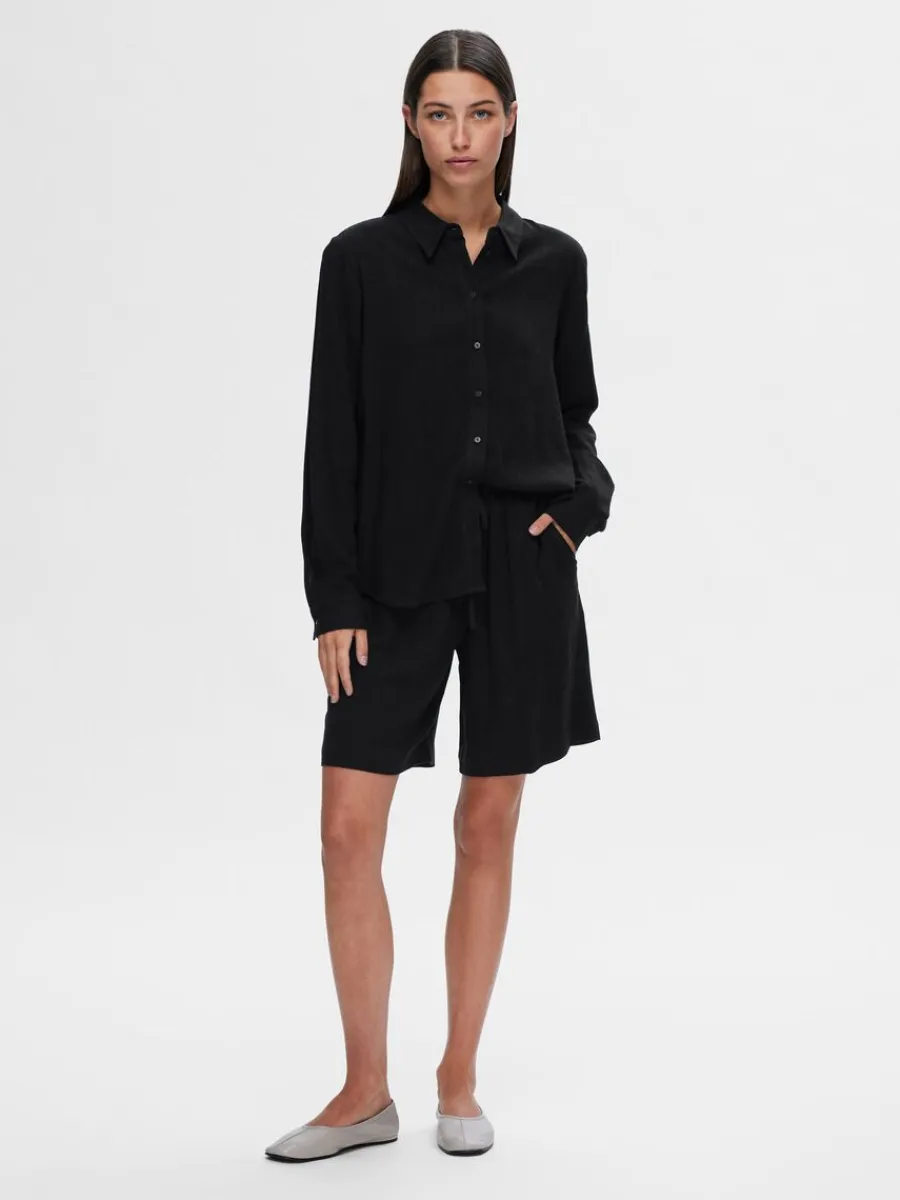 normal_midja_shorts_2-3.webp SELECTED NORMAL MIDJA SHORTS Black Store
