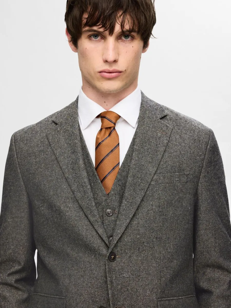 normal_passform_kavaj_2.webp SELECTED NORMAL PASSFORM KAVAJ Grey Shop