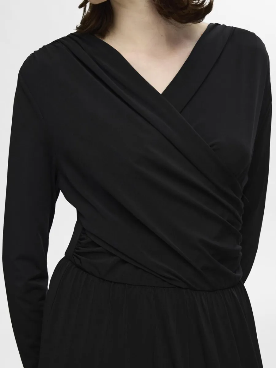 omlottstil_jumpsuit_3.webp SELECTED OMLOTTSTIL JUMPSUIT Black New