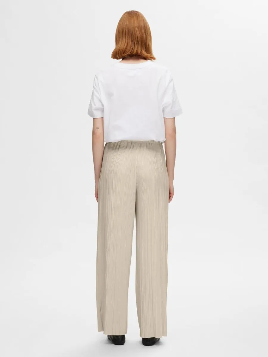 plisserad_med_hg_midja_by_4-1.webp SELECTED PLISSERAD MED HÖG MIDJA BYXOR Beige Shop