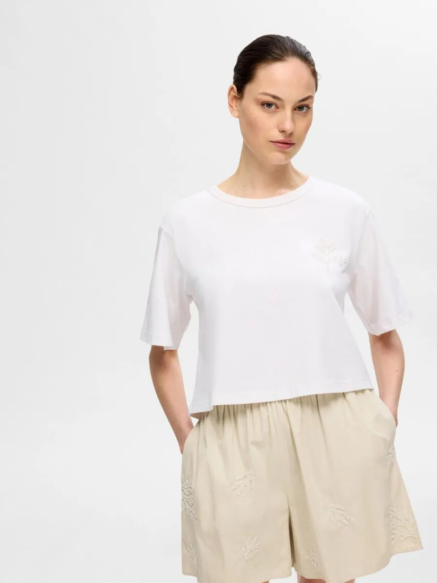 prlbroderi_tshirt_1.webp SELECTED PÄRLBRODERI T-SHIRT White Clearance