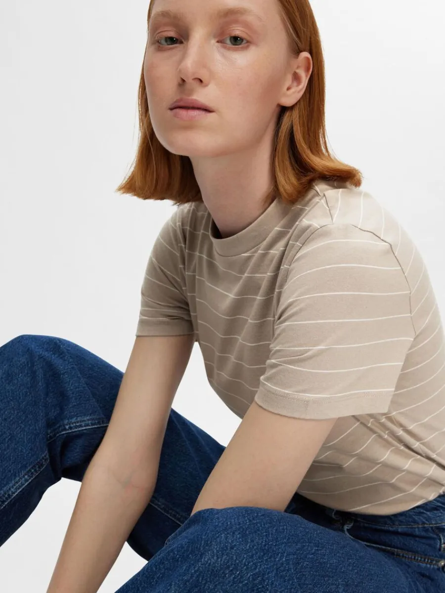 randig_bomull_tshirt_3-4.webp SELECTED RANDIG BOMULL T-SHIRT Beige Flash Sale