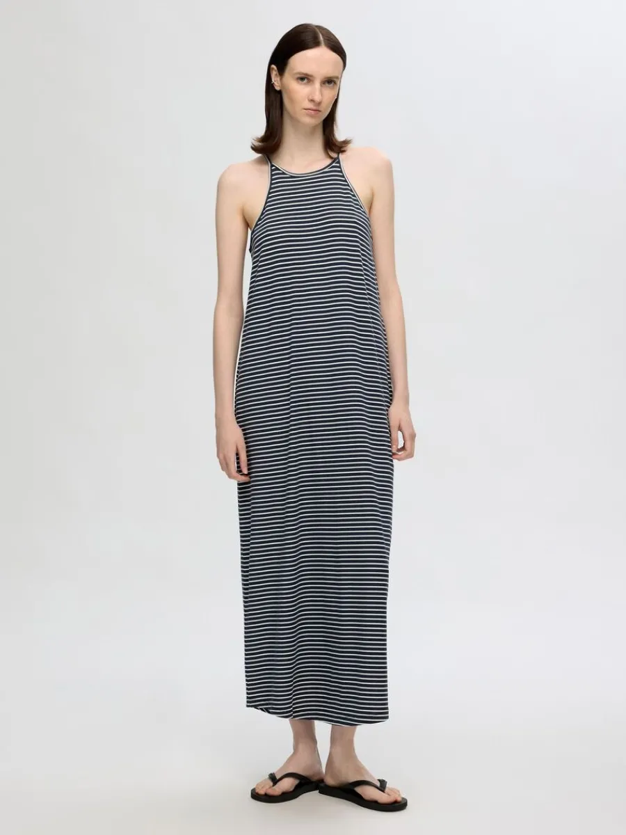 randig_maxiklnning_1.webp SELECTED RANDIG MAXIKLÄNNING Blue Best Sale