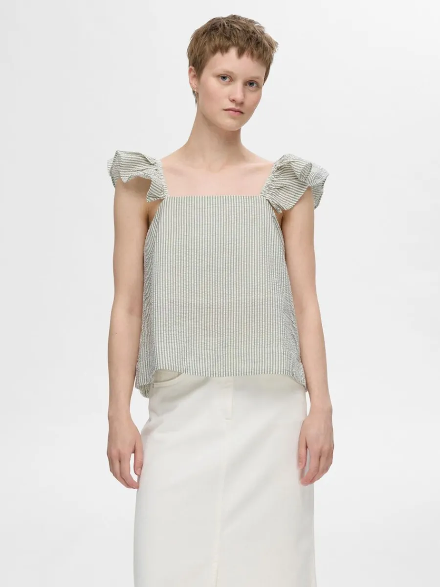 randig_volang_topp_0.webp SELECTED RANDIG VOLANG TOPP Green Shop