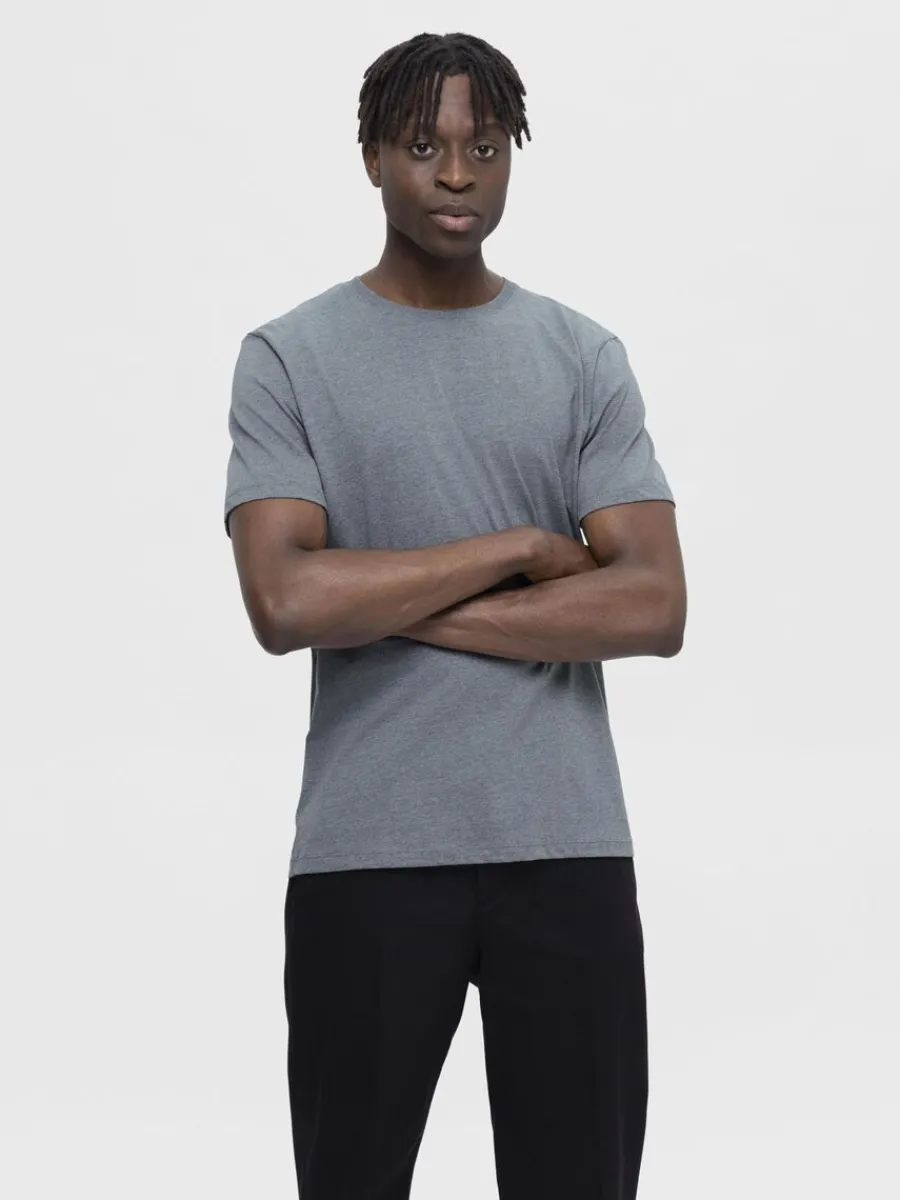 regular_tshirt_0-2.webp SELECTED REGULAR T-SHIRT Grey Sale