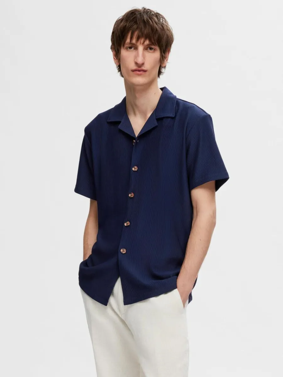 ribbad_cuban_collar_kortr_0-2.webp SELECTED RIBBAD CUBAN COLLAR KORTÄRMAD SKJORTA Blue Sale