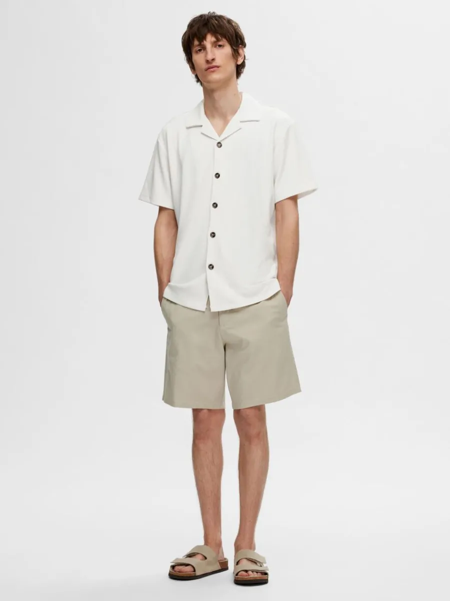 ribbad_cuban_collar_kortr_2.webp SELECTED RIBBAD CUBAN COLLAR KORTÄRMAD SKJORTA White Best Sale