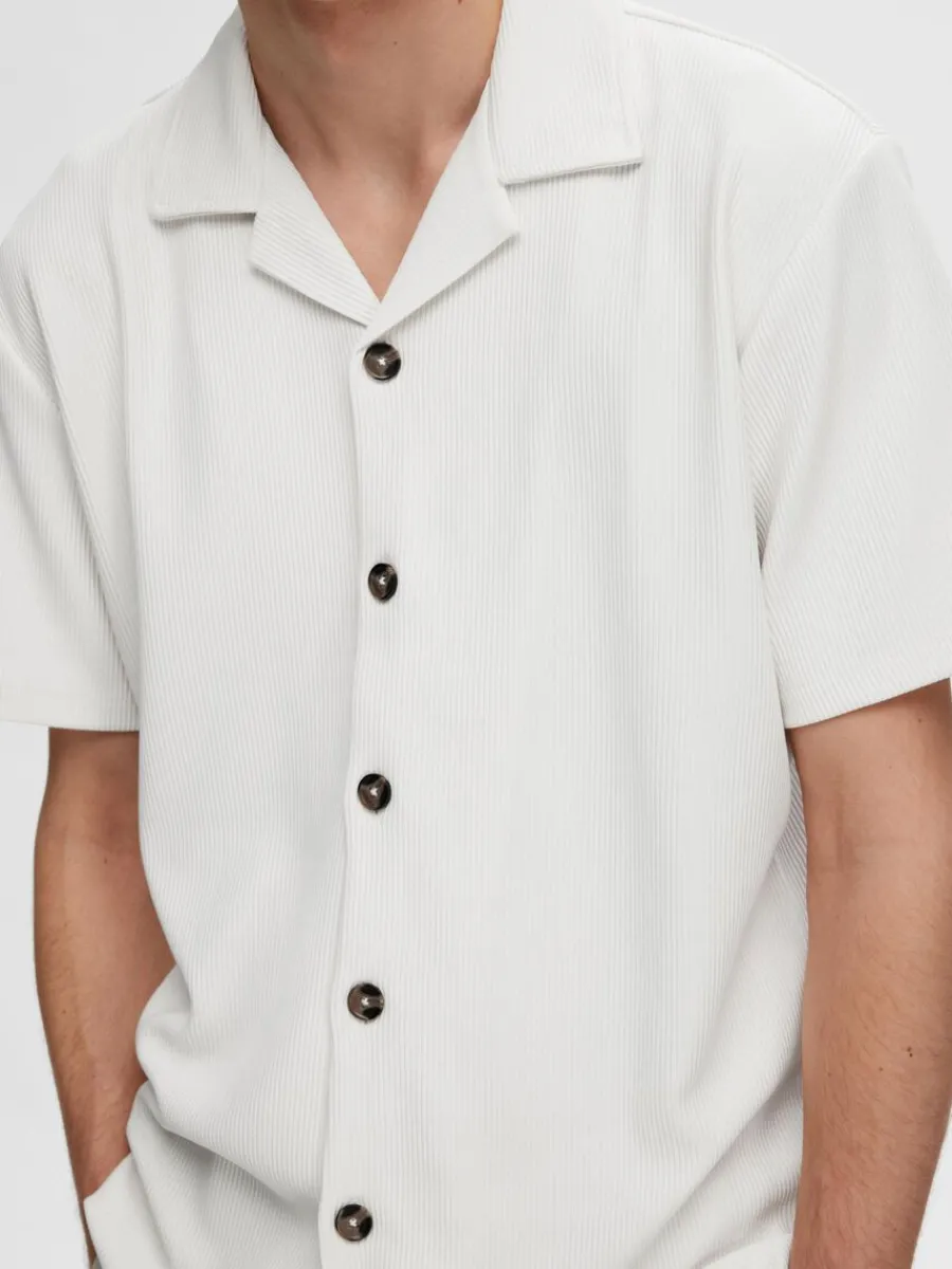 ribbad_cuban_collar_kortr_5.webp SELECTED RIBBAD CUBAN COLLAR KORTÄRMAD SKJORTA White Best Sale