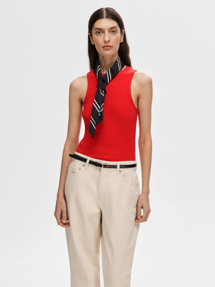 ribbad_linne_0-4.webp SELECTED RIBBAD LINNE Red Best