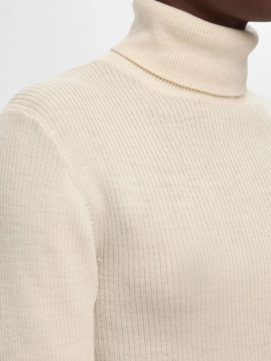 ribbad_polotrja_3.webp SELECTED RIBBAD POLOTRÖJA Beige Sale