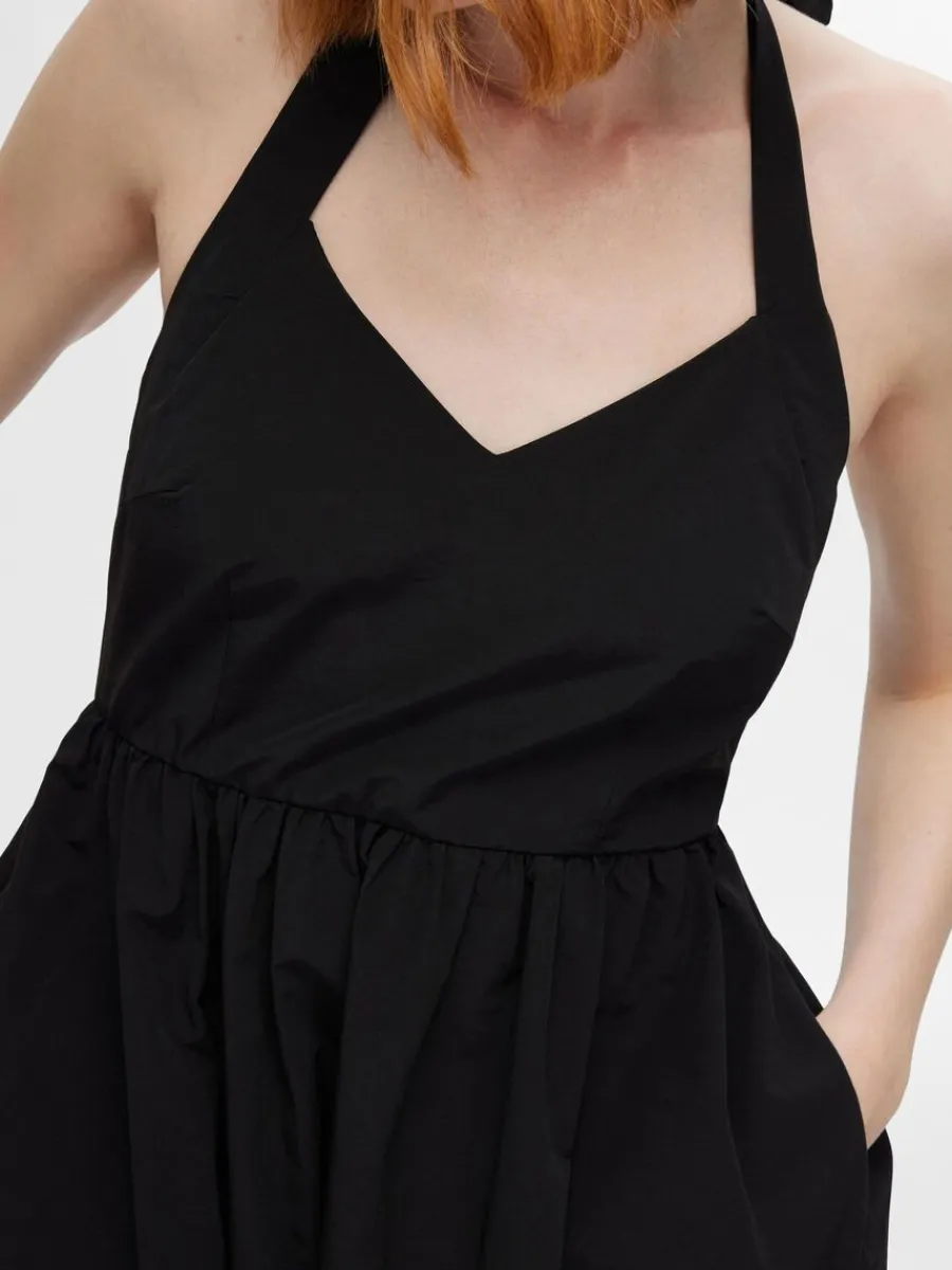 rmls_halterneckklnning_3.webp SELECTED ÄRMLÖS HALTERNECKKLÄNNING Black Flash Sale