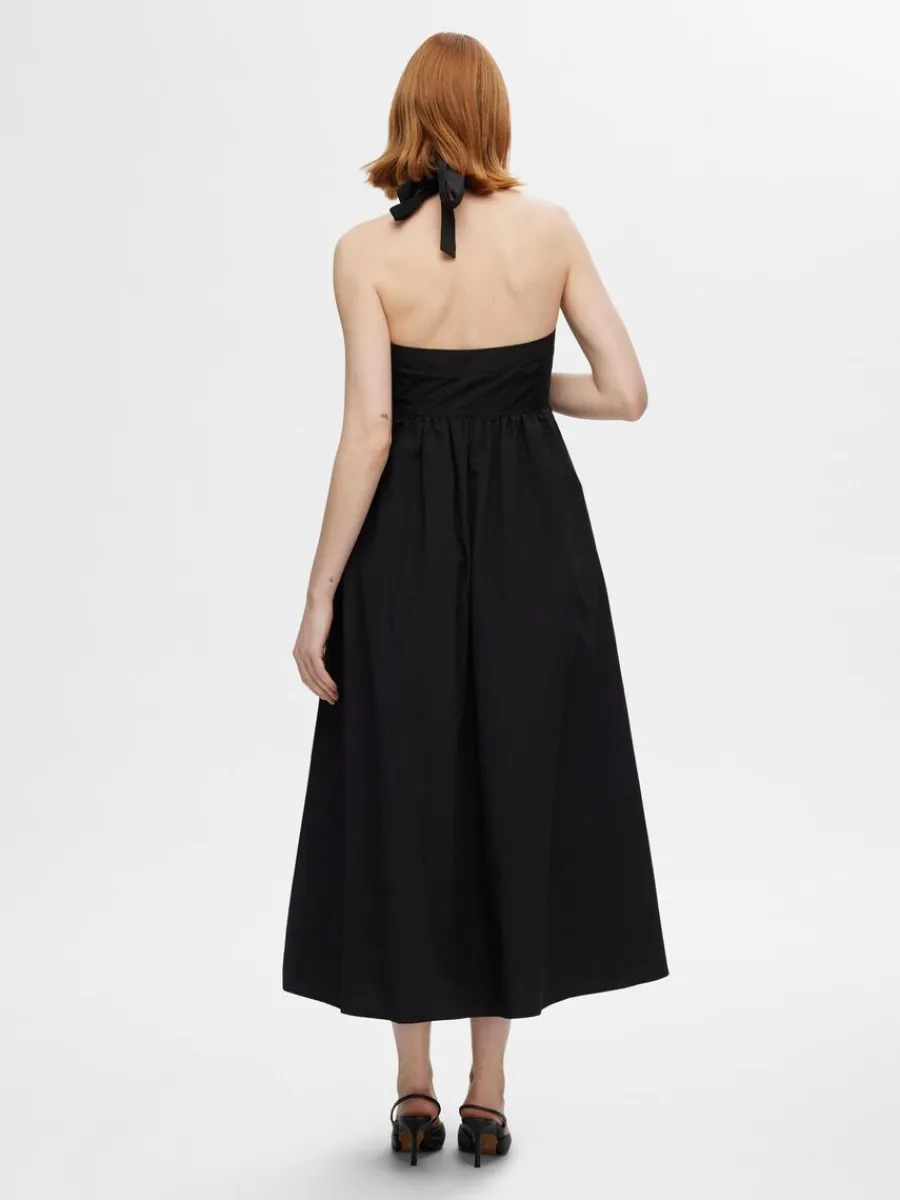 rmls_halterneckklnning_4.webp SELECTED ÄRMLÖS HALTERNECKKLÄNNING Black Flash Sale