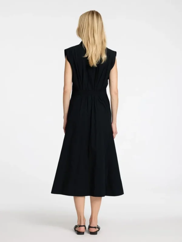 SELECTED ÄRMLÖS MIDIKLÄNNING Black Sale