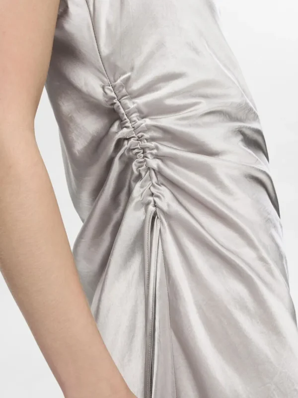 SELECTED ÄRMLÖS SATIN MIDIKLÄNNING Silver Best