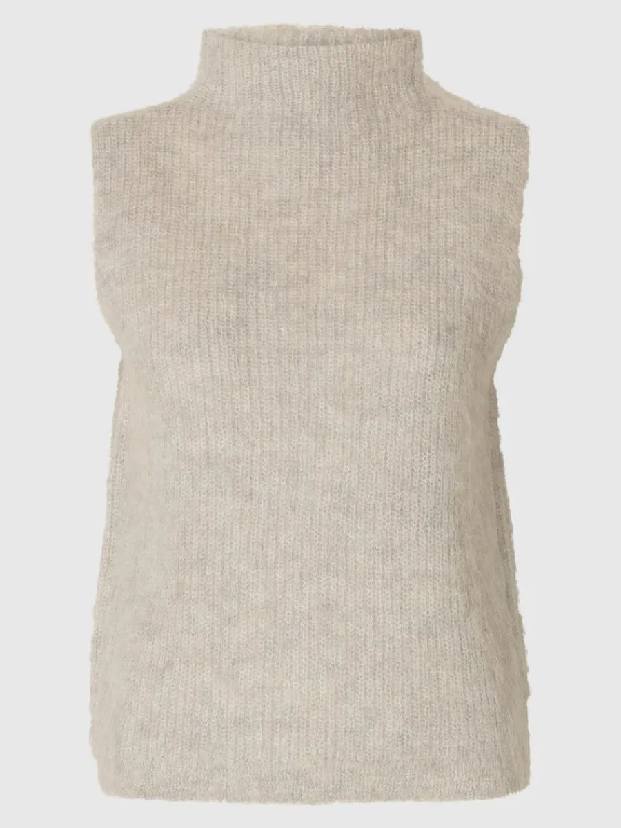 rmls_stickad_topp_5.webp SELECTED ÄRMLÖS STICKAD TOPP Beige Sale