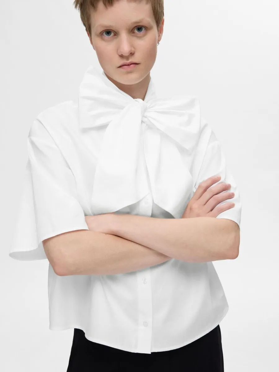 rosett_kortrmad_skjorta_2.webp SELECTED ROSETT KORTÄRMAD SKJORTA White Sale