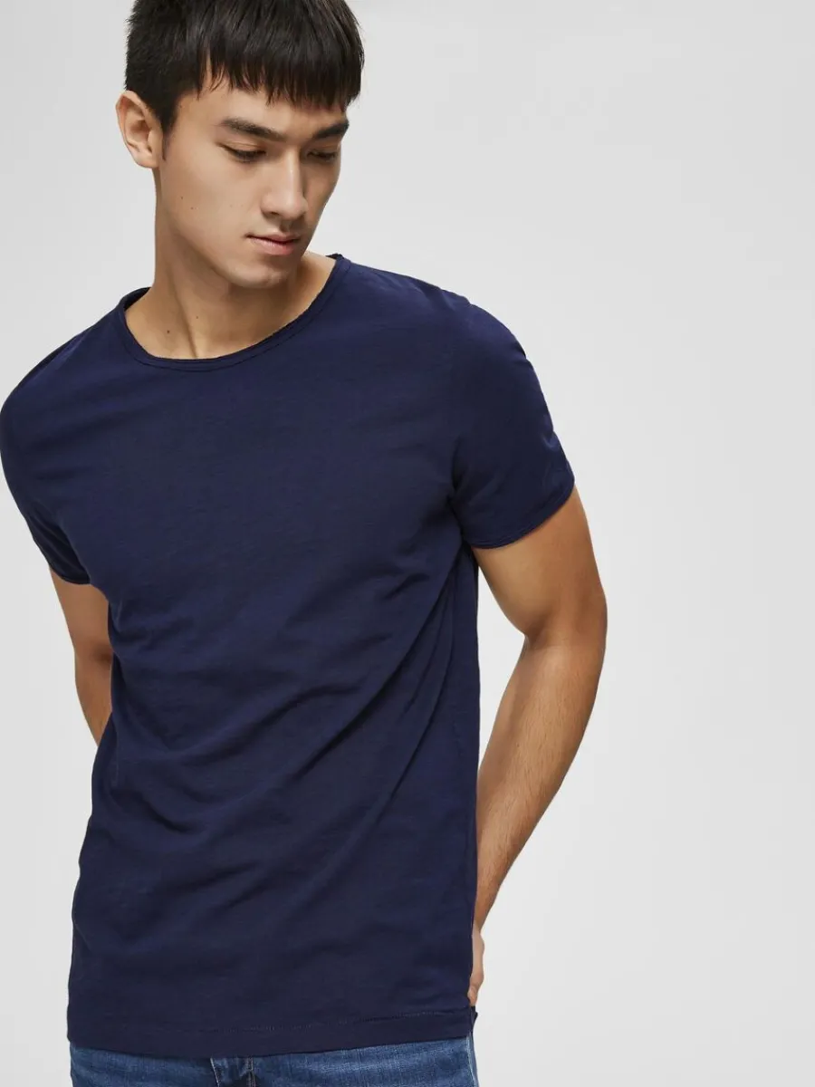 rundringad_tshirt_2-2.webp SELECTED RUNDRINGAD T-SHIRT Blue New