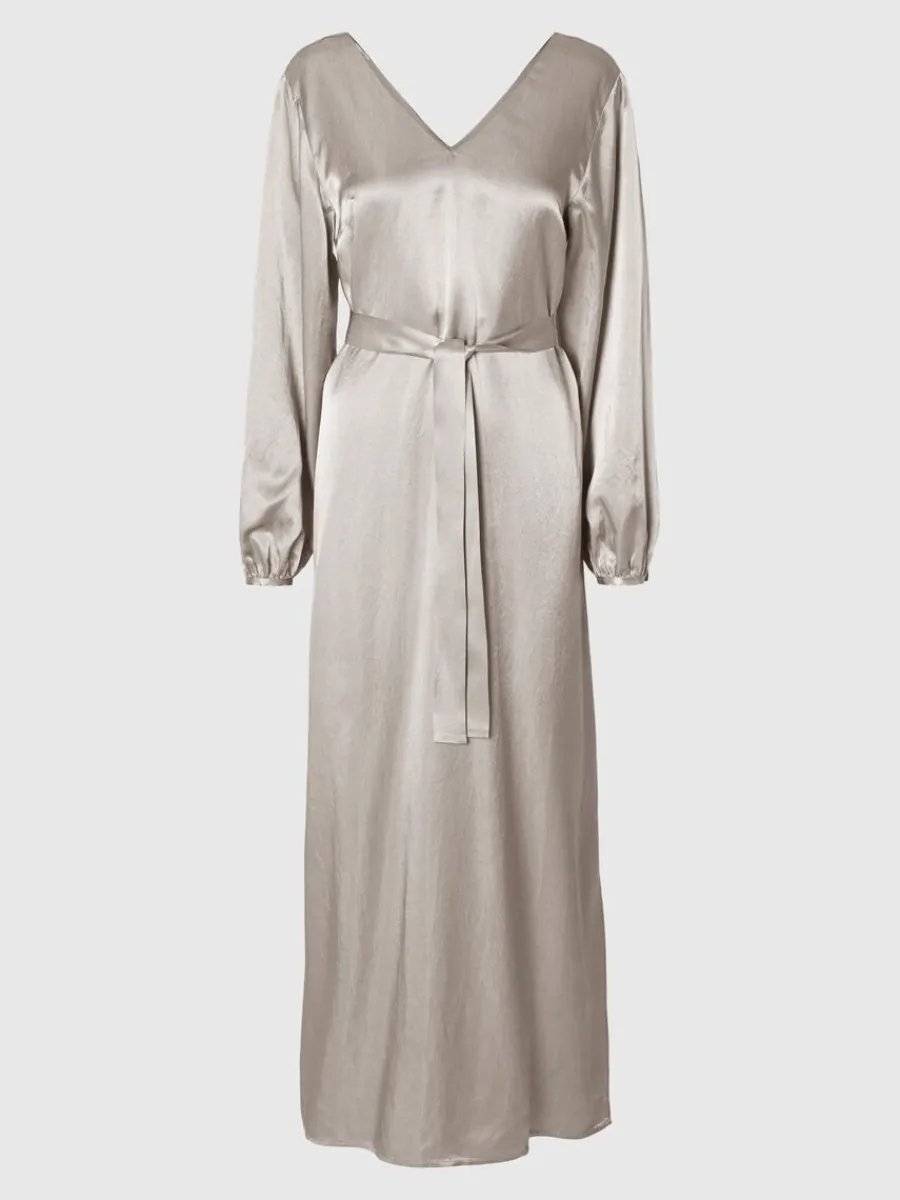 satin_maxiklnning_5.webp SELECTED SATIN MAXIKLÄNNING Silver Cheap