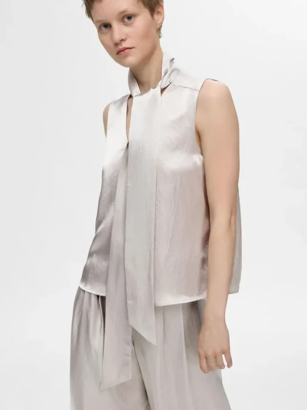 SELECTED SATIN MED ROSETT I HALSEN TOPP Silver Best Sale