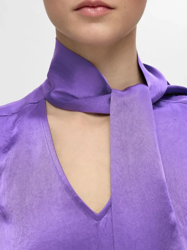 SELECTED SATIN MED ROSETT I HALSEN TOPP Purple Best