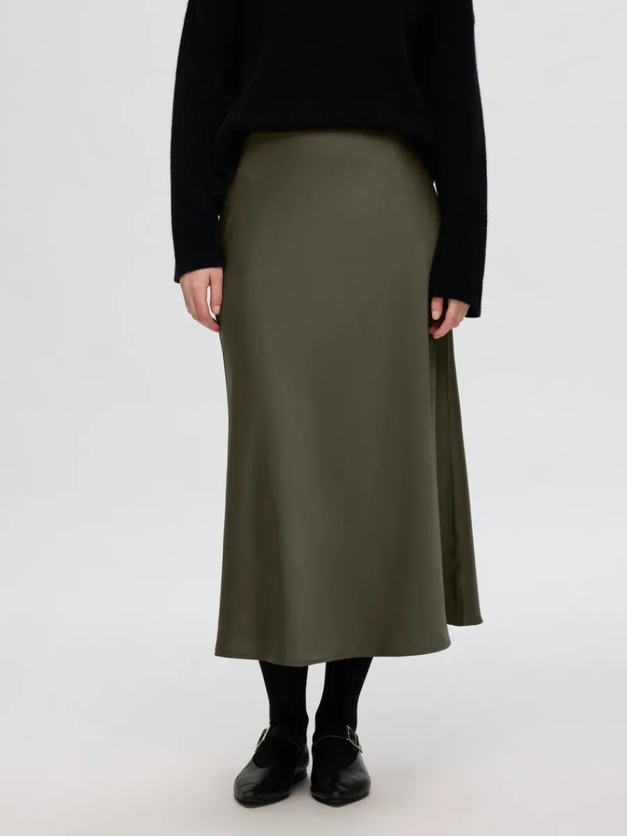 satin_midikjol_1-5.webp SELECTED SATIN MIDIKJOL Green New