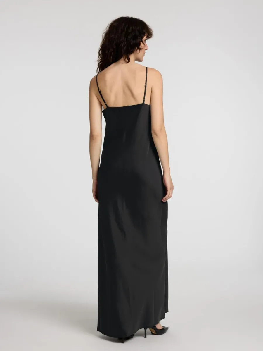 satinspets_slipklnning_4.webp SELECTED SATINSPETS SLIP-KLÄNNING Black Shop