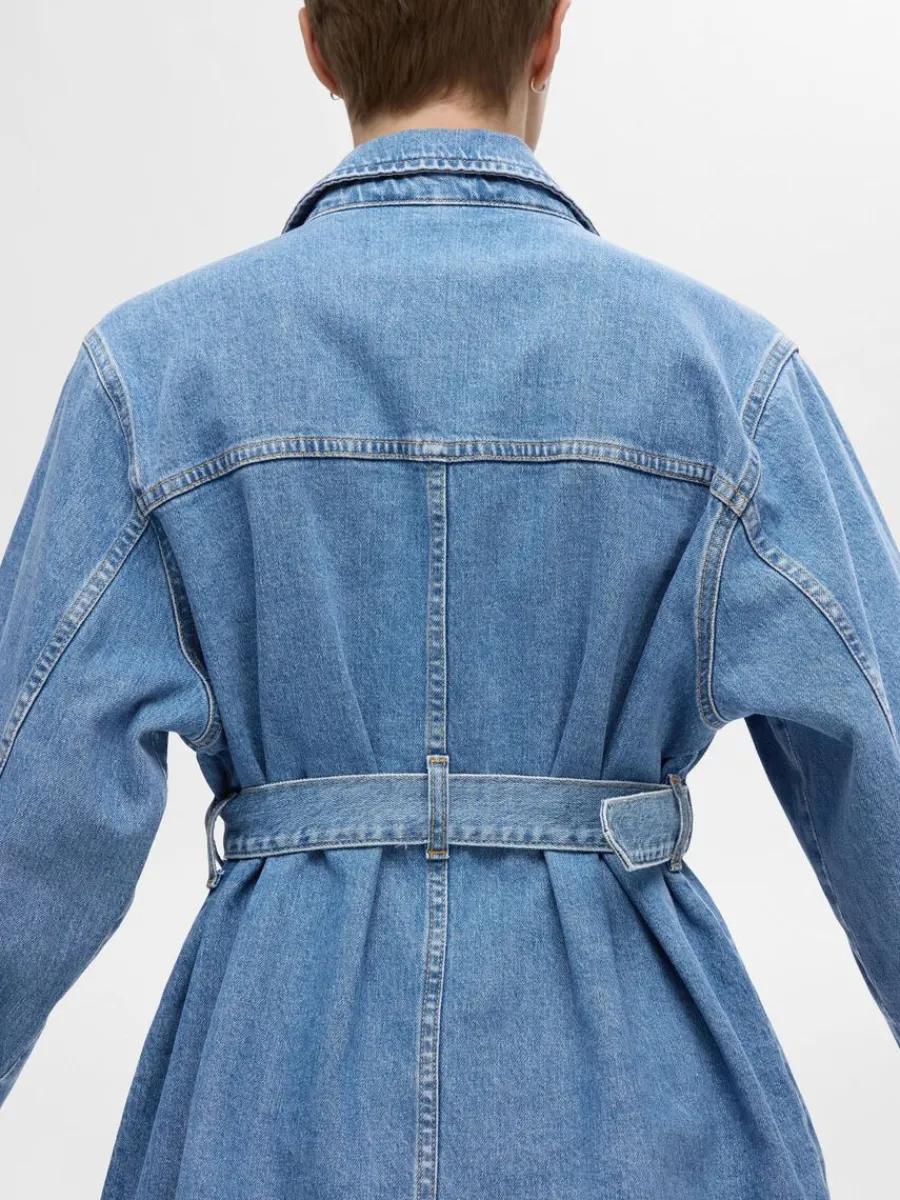 skrpfrsedd_jeansjacka_2.webp SELECTED SKÄRPFÖRSEDD JEANSJACKA Blue Shop