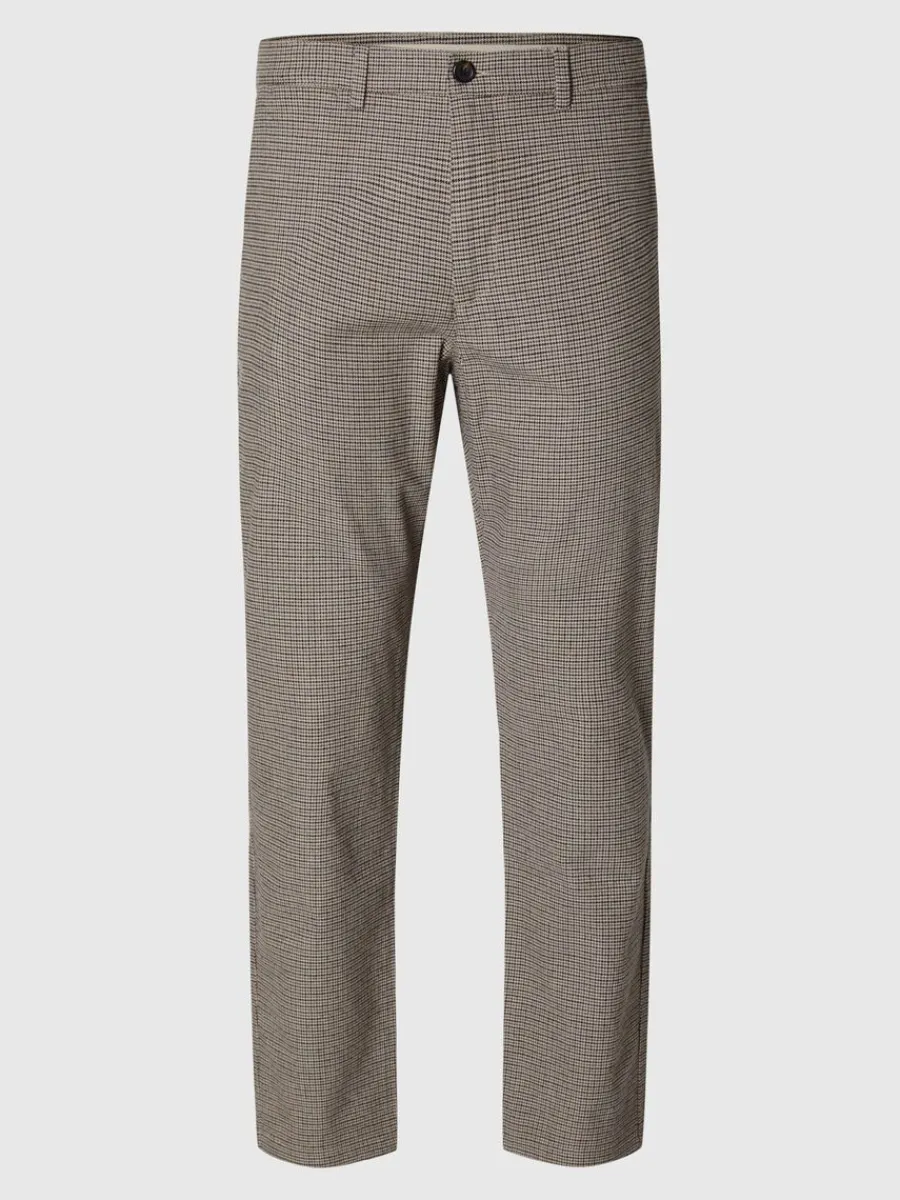 slim_fit_chinos_4.webp SELECTED 175 SLIM FIT CHINOS Brown Best