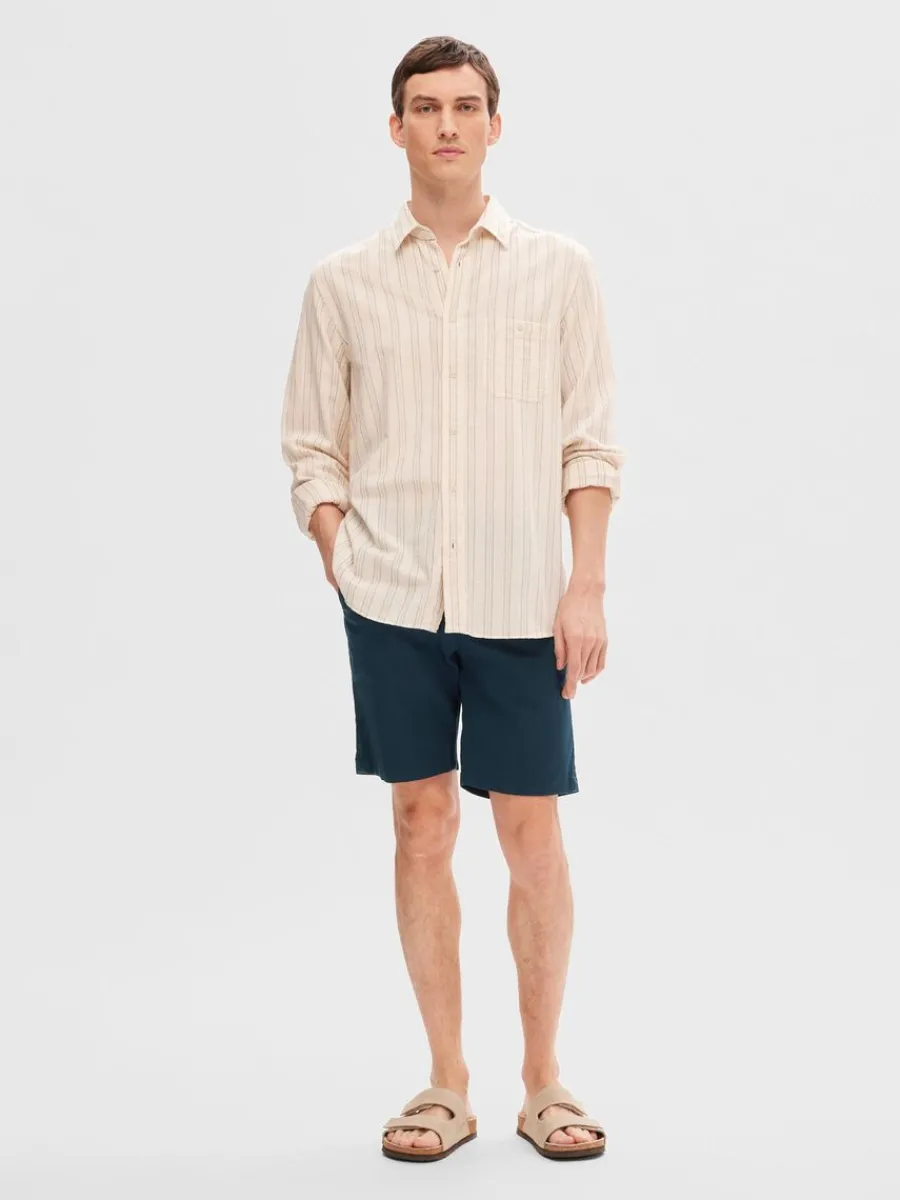 slim_fit_chinoshorts_2-1.webp SELECTED SLIM FIT CHINOSHORTS Blue Best