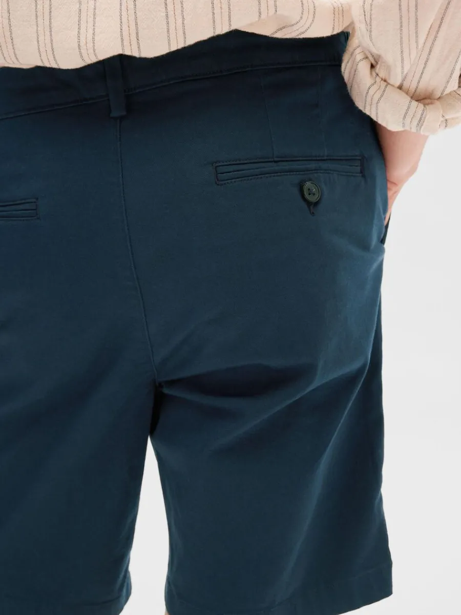 slim_fit_chinoshorts_5-1.webp SELECTED SLIM FIT CHINOSHORTS Blue Best
