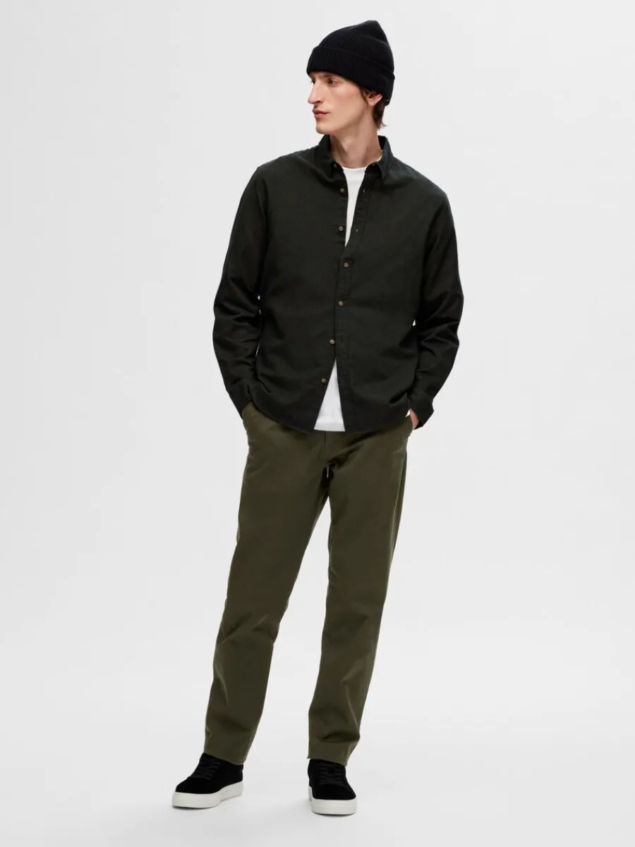 slim_fit_flex_chinos_2.webp SELECTED 175 SLIM FIT FLEX CHINOS Green Clearance