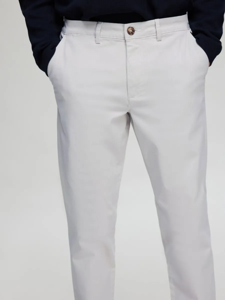 slim_fit_flex_chinos_5-2.webp SELECTED 175 SLIM FIT FLEX CHINOS Grey Clearance