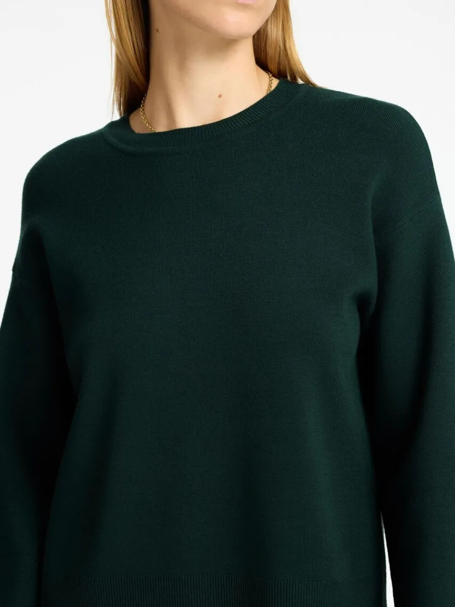 stickad_rundringad_trja_3.webp SELECTED STICKAD RUNDRINGAD TRÖJA Green Hot