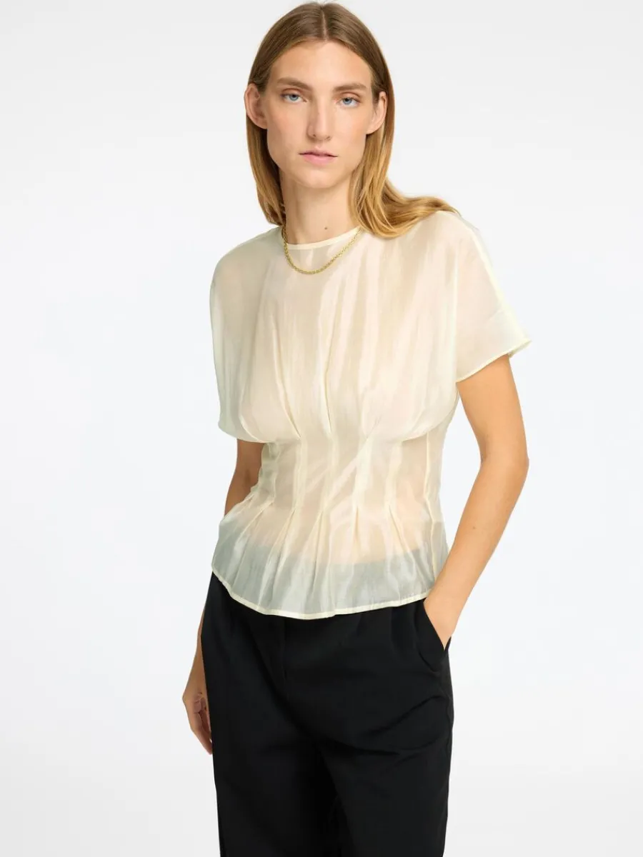 strukturerad_kortrmad_top_2-1.webp SELECTED STRUKTURERAD KORTÄRMAD TOPP Beige Clearance