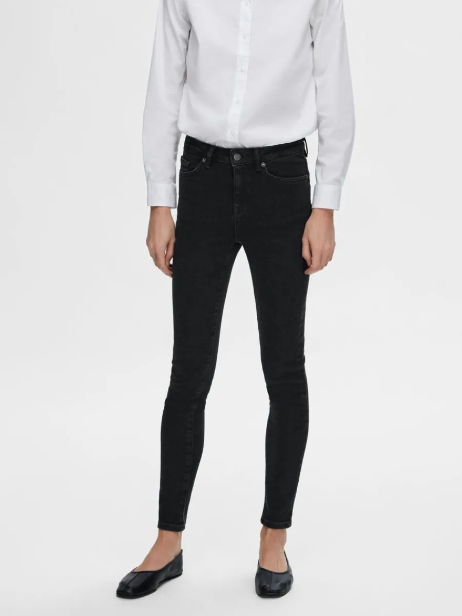 svarta_skinny_fitjeans_0.webp SELECTED SVARTA SKINNY FIT-JEANS Black Shop