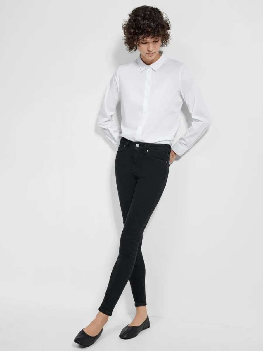 svarta_skinny_fitjeans_2.webp SELECTED SVARTA SKINNY FIT-JEANS Black Shop