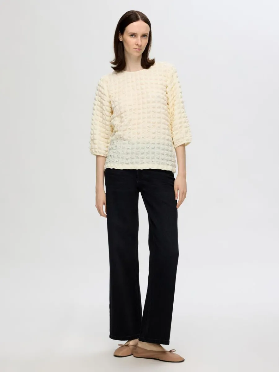 texturerad_topp_med_rmar_1.webp SELECTED TEXTURERAD TOPP MED 3/4-ÄRMAR White Best Sale