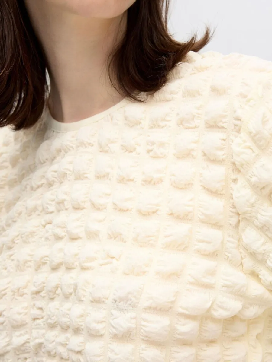 texturerad_topp_med_rmar_3.webp SELECTED TEXTURERAD TOPP MED 3/4-ÄRMAR White Best Sale