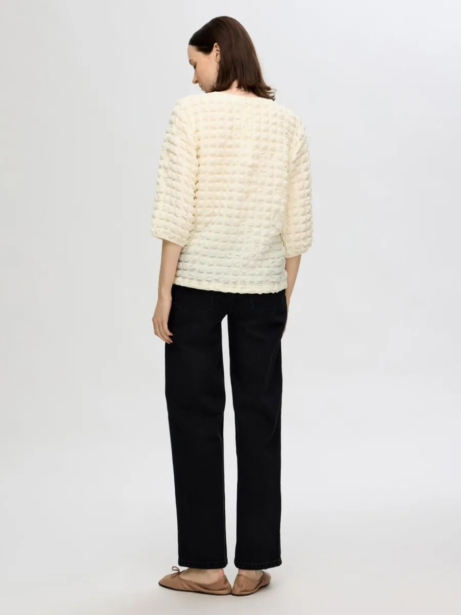 texturerad_topp_med_rmar_4.webp SELECTED TEXTURERAD TOPP MED 3/4-ÄRMAR White Best Sale
