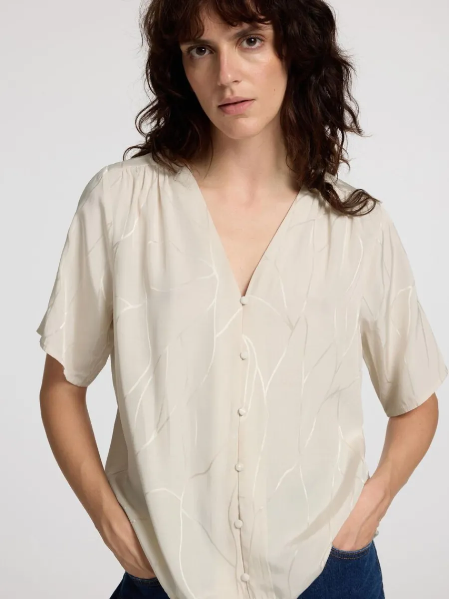 tryckta_vringad_topp_3.webp SELECTED TRYCKTA V-RINGAD TOPP Beige Discount